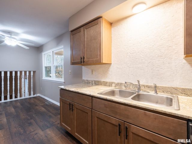 3563 W SAYMORE Lane, Peoria, IL 61615