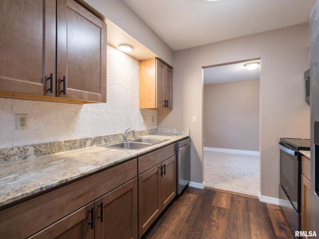 3563 W SAYMORE Lane, Peoria, IL 61615