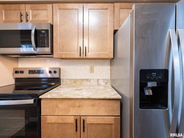 3563 W SAYMORE Lane, Peoria, IL 61615