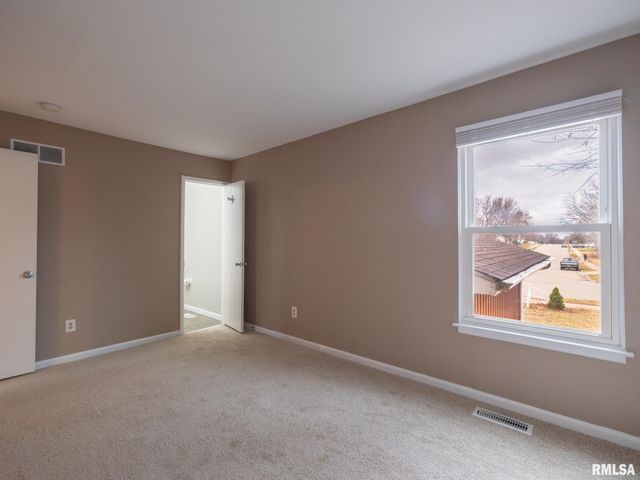 3563 W SAYMORE Lane, Peoria, IL 61615