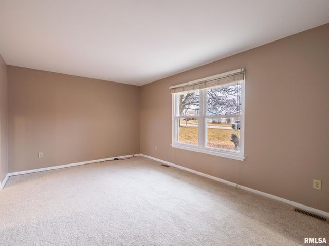 3563 W SAYMORE Lane, Peoria, IL 61615