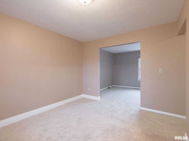 3563 W SAYMORE Lane, Peoria, IL 61615