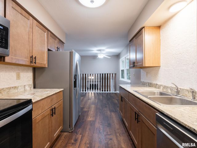 3563 W SAYMORE Lane, Peoria, IL 61615