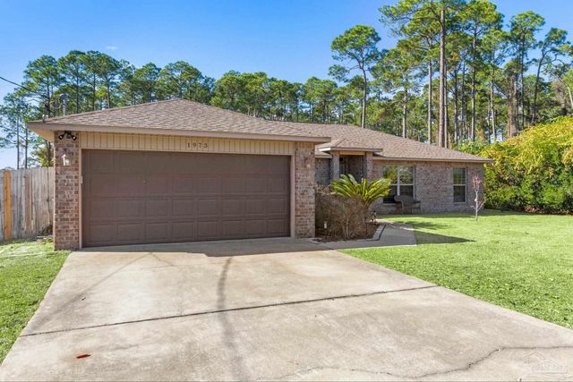 1973 Salamanca St, Navarre, FL 32566