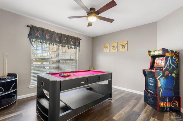 1973 Salamanca St, Navarre, FL 32566