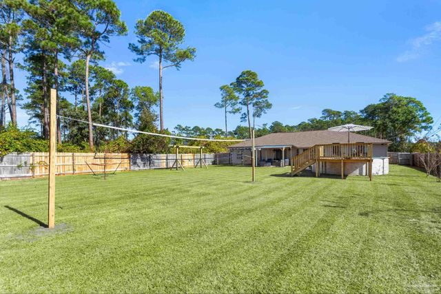 1973 Salamanca St, Navarre, FL 32566