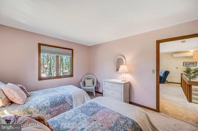 21 SASSAFRAS RD, Lake Harmony, PA 18624