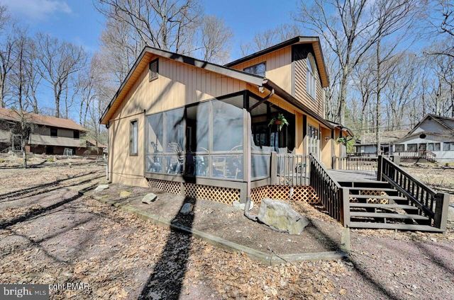 21 SASSAFRAS RD, Lake Harmony, PA 18624