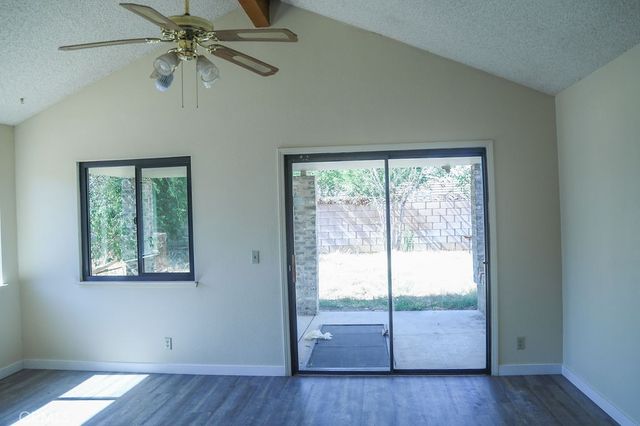 4545 W Avenue L10, Lancaster, CA 93536
