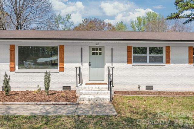 1315 Vickie Lane, Matthews, NC 28104