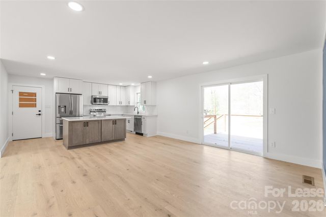 1315 Vickie Lane, Matthews, NC 28104