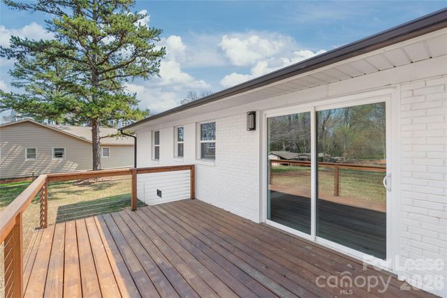 1315 Vickie Lane, Matthews, NC 28104