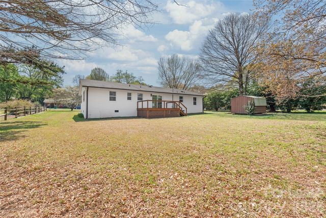 1315 Vickie Lane, Matthews, NC 28104