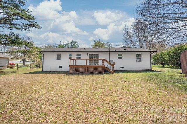 1315 Vickie Lane, Matthews, NC 28104