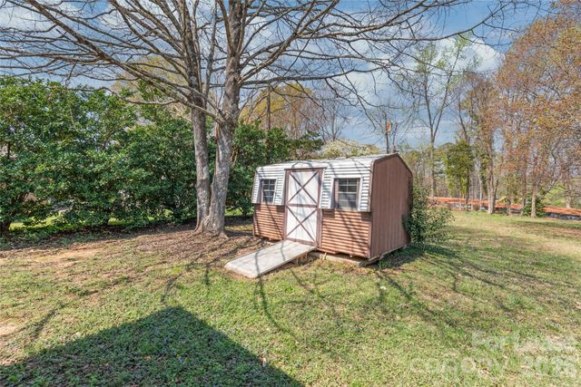 1315 Vickie Lane, Matthews, NC 28104