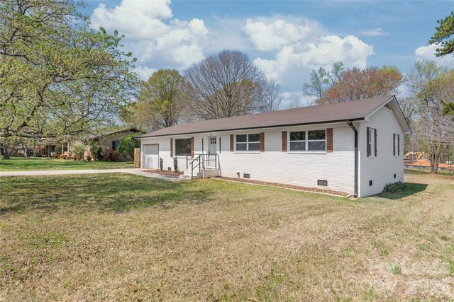 1315 Vickie Lane, Matthews, NC 28104