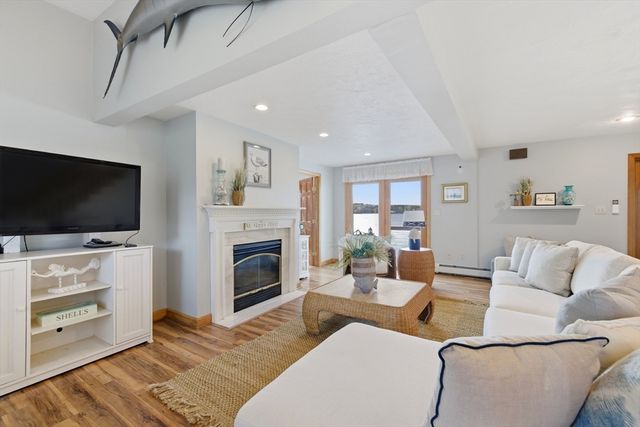 24 Holmes Ave, Kingston, MA 02364