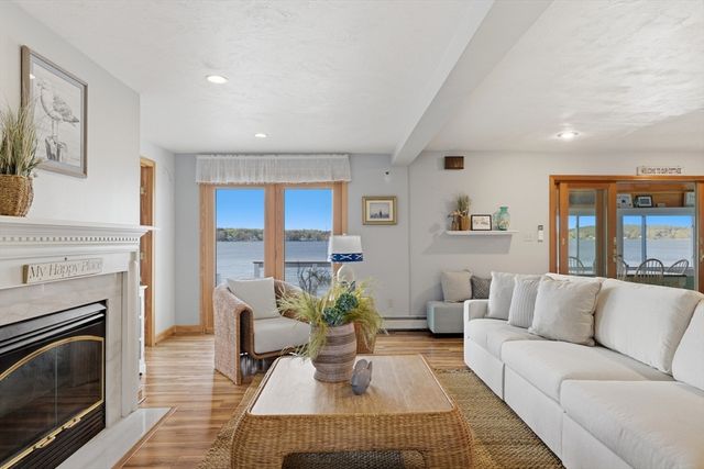 24 Holmes Ave, Kingston, MA 02364