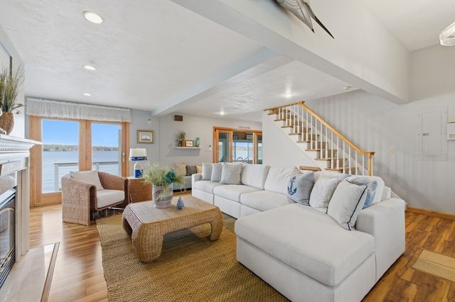 24 Holmes Ave, Kingston, MA 02364