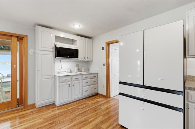 24 Holmes Ave, Kingston, MA 02364