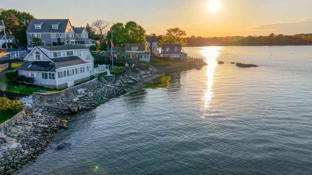 24 Holmes Ave, Kingston, MA 02364