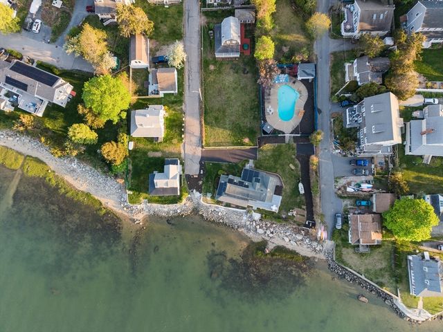 24 Holmes Ave, Kingston, MA 02364