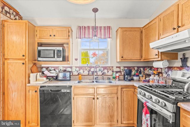 82 PISTON CT, Stewartstown, PA 17363