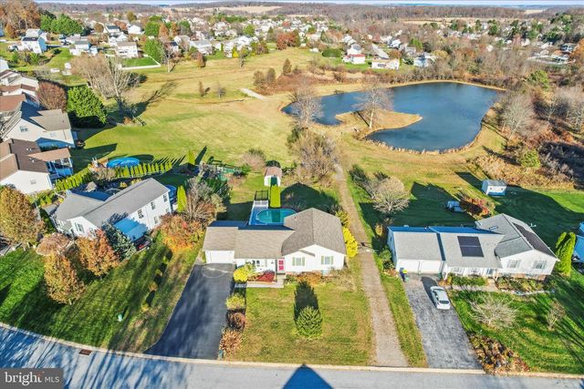 82 PISTON CT, Stewartstown, PA 17363