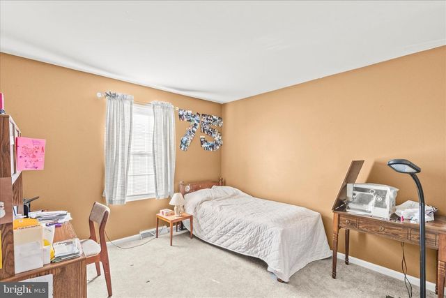 82 PISTON CT, Stewartstown, PA 17363