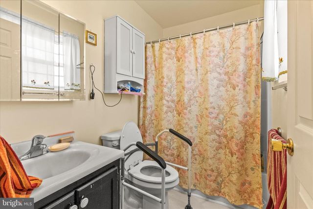 82 PISTON CT, Stewartstown, PA 17363