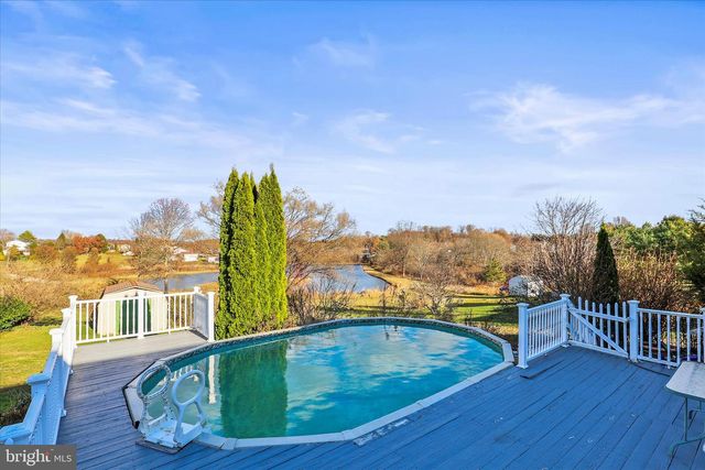 82 PISTON CT, Stewartstown, PA 17363