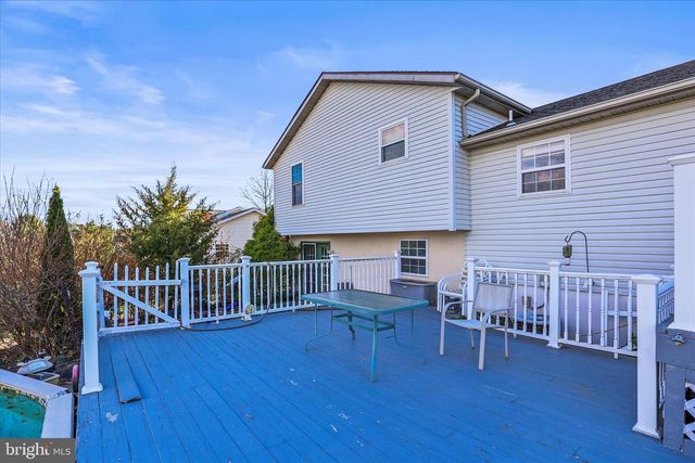 82 PISTON CT, Stewartstown, PA 17363