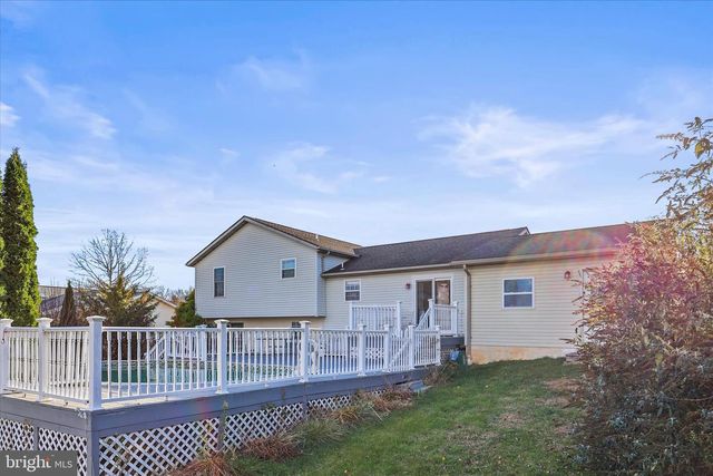 82 PISTON CT, Stewartstown, PA 17363