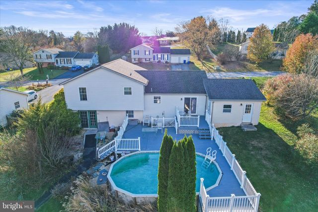 82 PISTON CT, Stewartstown, PA 17363