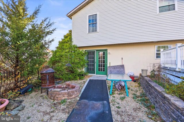 82 PISTON CT, Stewartstown, PA 17363