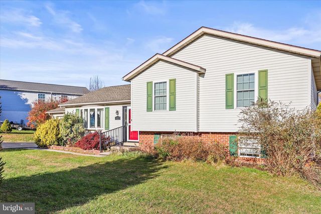 82 PISTON CT, Stewartstown, PA 17363