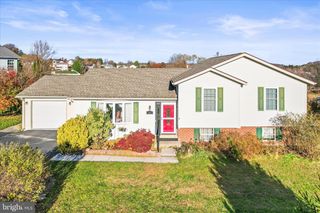 82 PISTON CT, Stewartstown, PA 17363