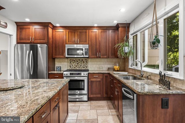 7 ANDREW LN, Cherry Hill, NJ 08003