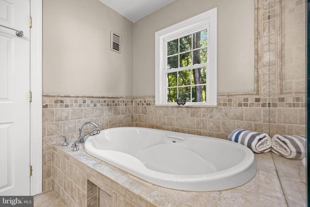 7 ANDREW LN, Cherry Hill, NJ 08003