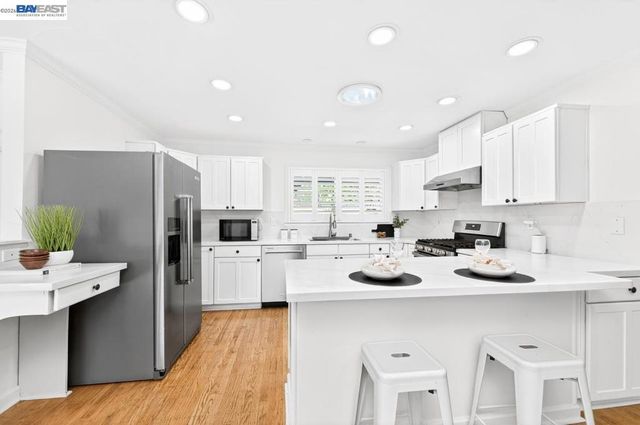1317 Saint Mary Dr, Livermore, CA 94550
