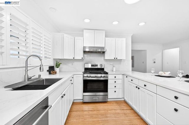 1317 Saint Mary Dr, Livermore, CA 94550