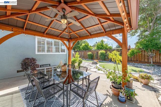 1317 Saint Mary Dr, Livermore, CA 94550