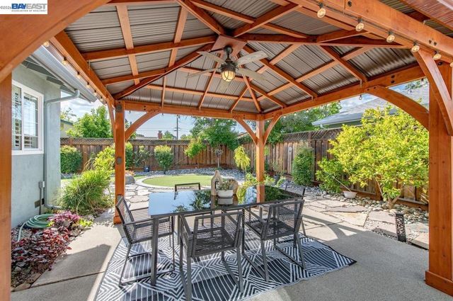 1317 Saint Mary Dr, Livermore, CA 94550
