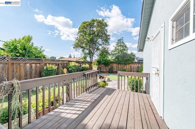 1317 Saint Mary Dr, Livermore, CA 94550
