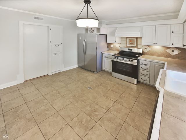 4832 Vermillion Court, Avon, IN 46123