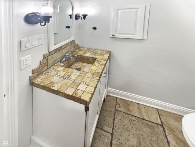 4832 Vermillion Court, Avon, IN 46123