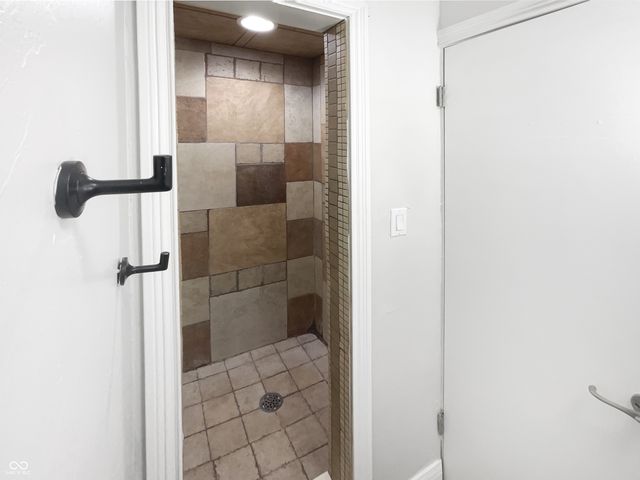 4832 Vermillion Court, Avon, IN 46123