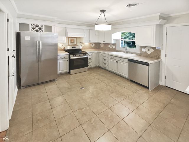 4832 Vermillion Court, Avon, IN 46123