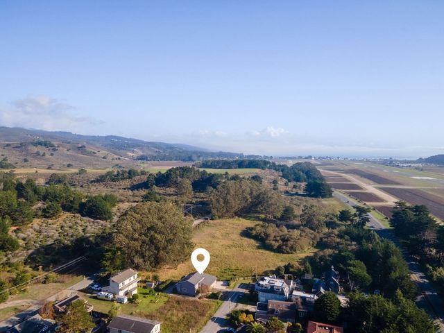 1077 Pearl Avenue, Moss Beach, CA 94038