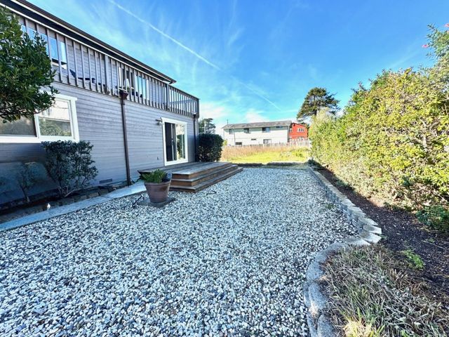 1077 Pearl Avenue, Moss Beach, CA 94038